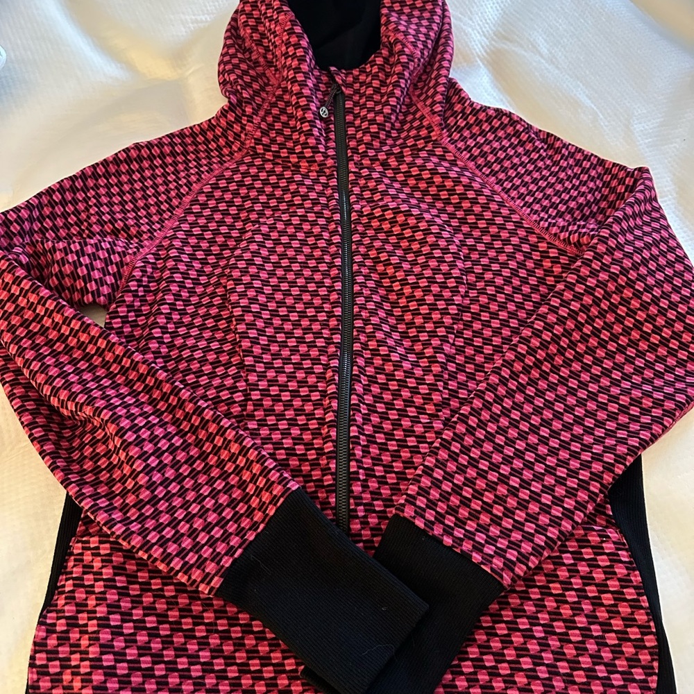 Lululemon winter jacket in excellent condition only worn once